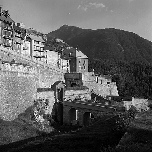 fortification d'agglomération dite enceinte de la ville de Briançon