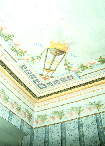Premier étage, chambre bleue, détail d'un angle du plafond.