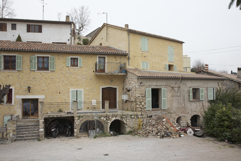 moulin à farine, à ressence, à huile et filature, actuellement logements