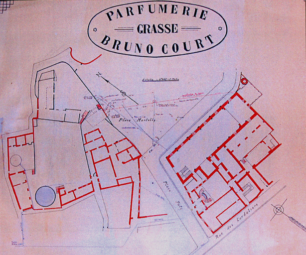 couvent de cordeliers, puis parfumerie Bruno Court, actuellement magasin de commerce, parc de stationnement et hôtel de voyageurs Charme Hôtel du Patti