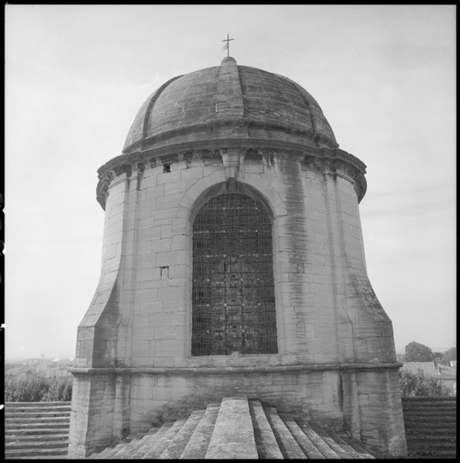 Chapelle, dôme du transept.