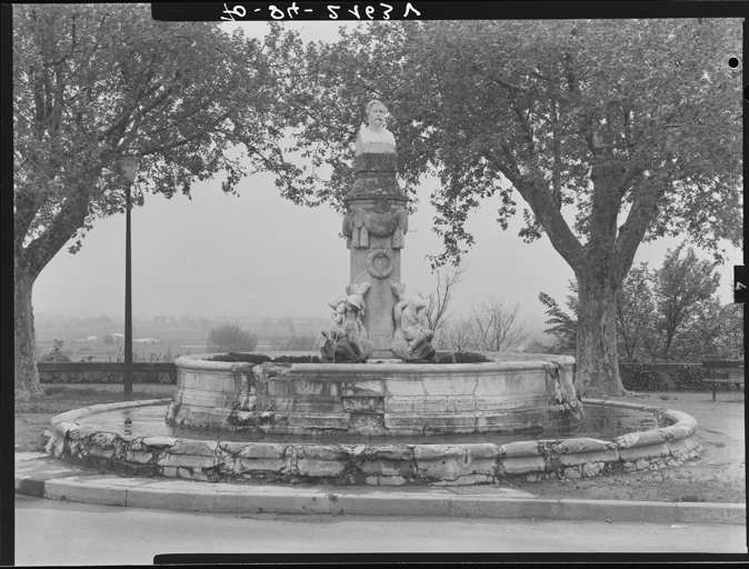 Fontaine dite Fontaine Morel ou des Quatre Saisons