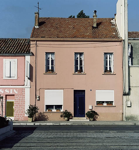 Maison, 2 avenue Reybert : type A1 caractère éclectique à tendance traditionnelle.