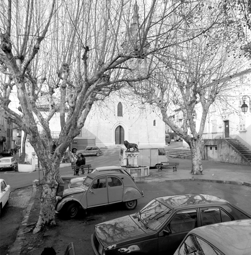 Place de la République. Vue d'ensemble prise du sud-ouest.