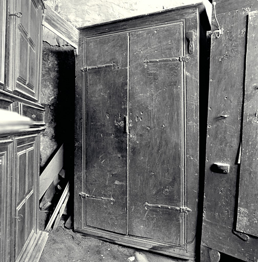 meuble de sacristie (au sol) : armoire (N° 5)