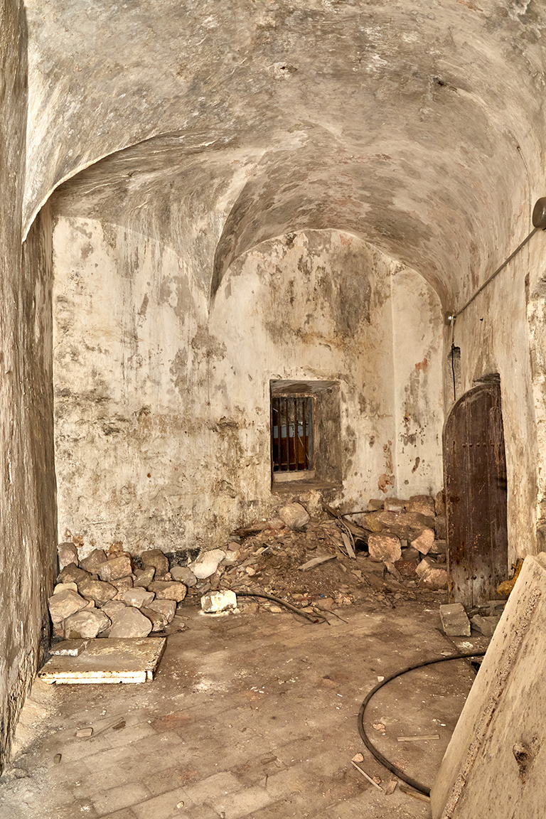 Fort St Nicolas : intérieur du bastion nord-ouest du donjon, dit de Mazarin, intérieur de la casemate de droite.
