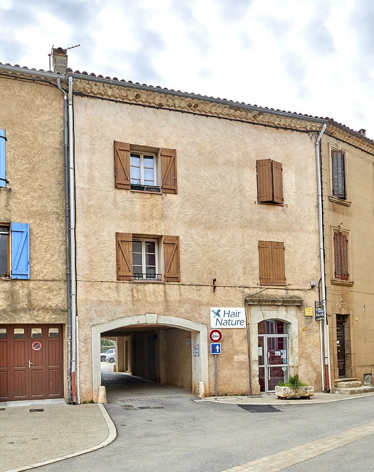 presbytère, puis mairie, actuellement bureau de poste