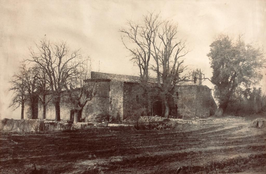 Eglise Notre-Dame-du-Bois, puis couvent des Minimes, puis entrepôt agricole, actuellement chapelle Notre-Dame-du-Bois