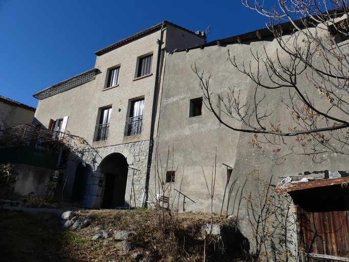 Aile orientale, pignon sud. Aile sud, élévation sud.