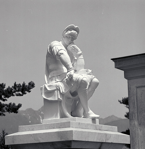 monument commémoratif à la mémoire de Rosa Taix