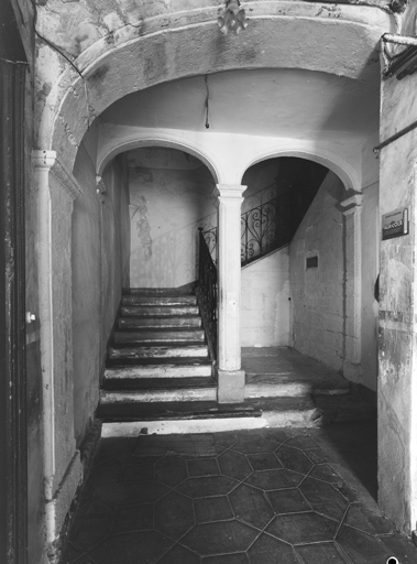 Cage d'escalier. Vue prise depuis le vestibule.