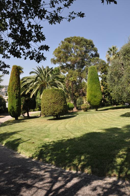 jardin d'agrément de l'Hôtel de voyageurs dit hôtel Winter Palace, actuellement immeuble en copropriété