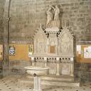 retable des fonts baptismaux, autel, tabernacle et groupe sculpté (style néo-gothique)