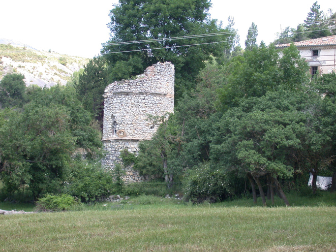 Bâtiment sud. Vue d'ensemble prise du sud-est.