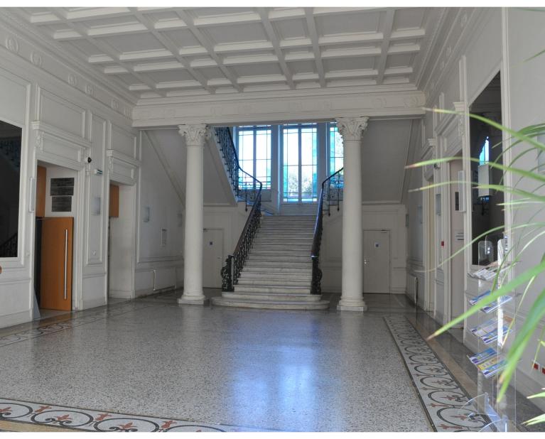 Hôtel de voyageurs dit Grand Hôtel de Cimiez, actuellement hôpital de Cimiez, Centre Hospitalier Universitaire