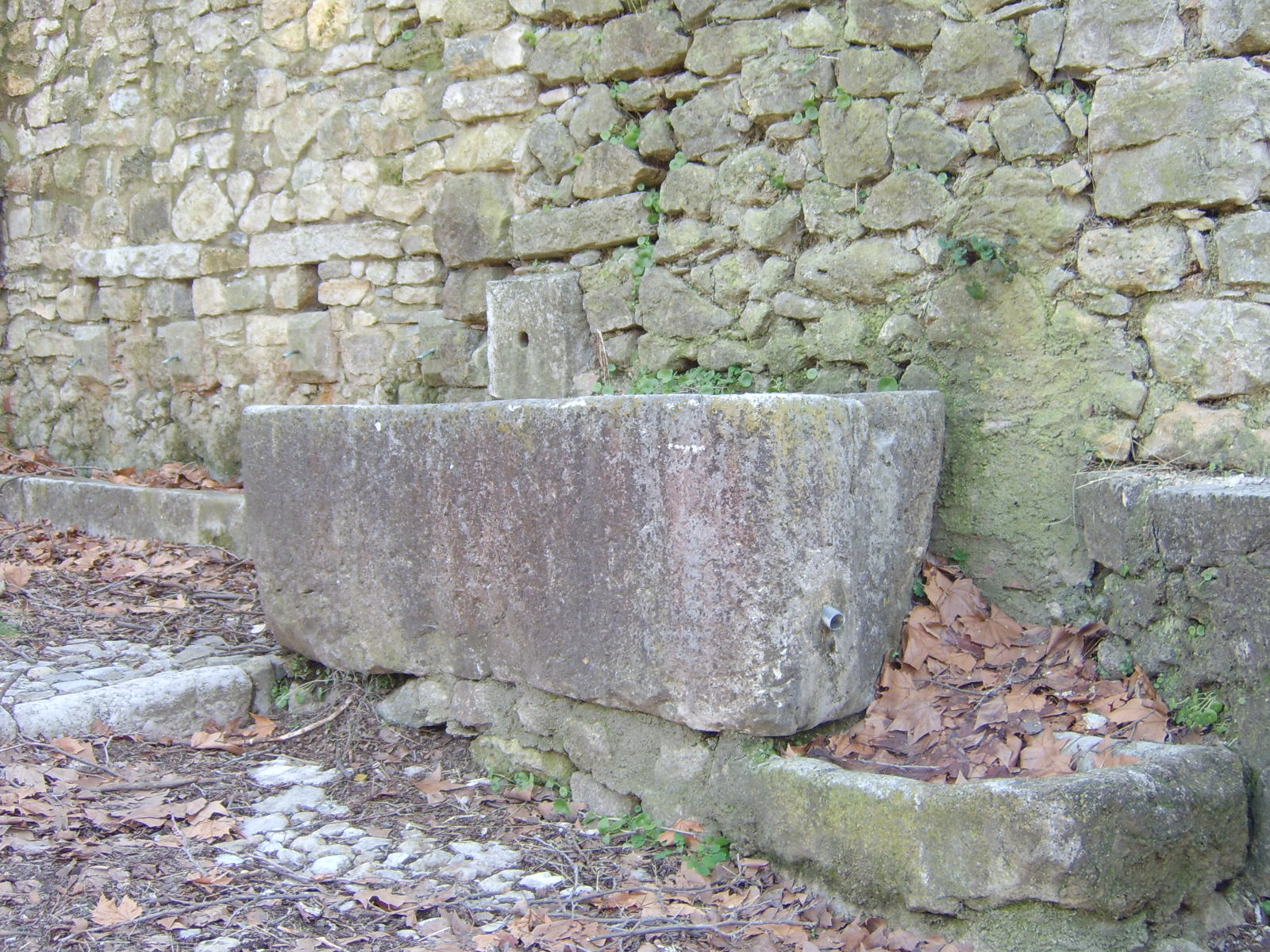 Fontaine, lavoir et abreuvoir dite font Neuve ou fontaine du Pont