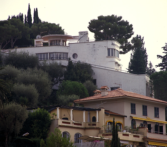 Saint-Jean-Cap-Ferrat. Villa moderne (La Ligne droite).