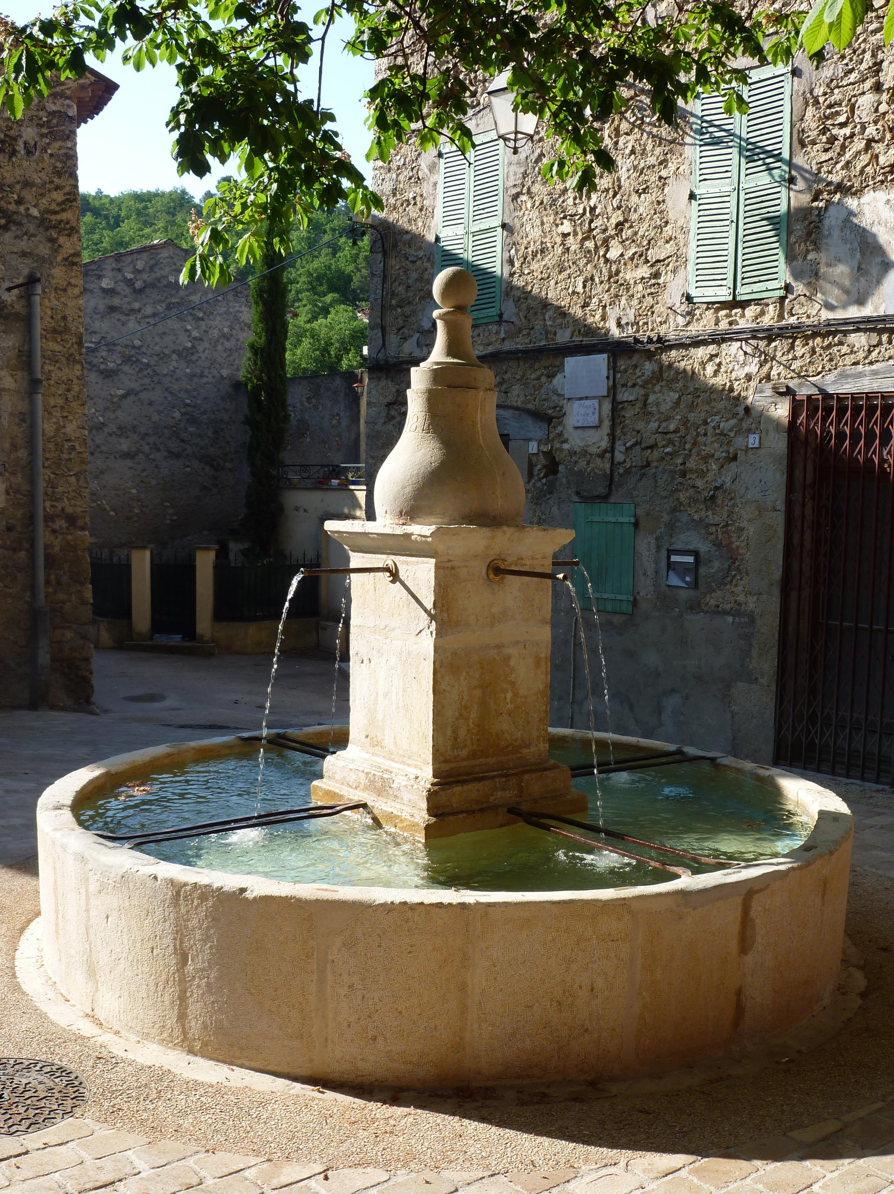 fontaine dite grande fontaine