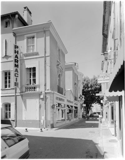 hôtel actuellement immeuble à logements