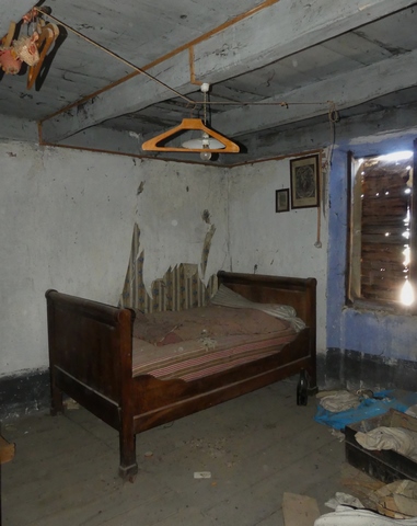 Etage, chambre sud-ouest. Vue de volume prise du nord-est.