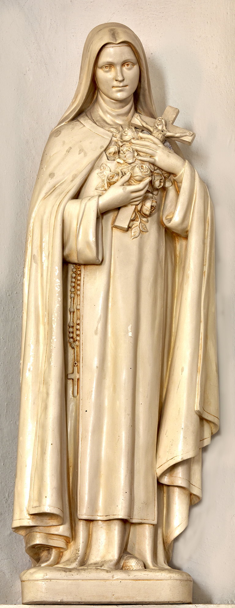 Statue (petite nature) : sainte Thérèse de Lisieux