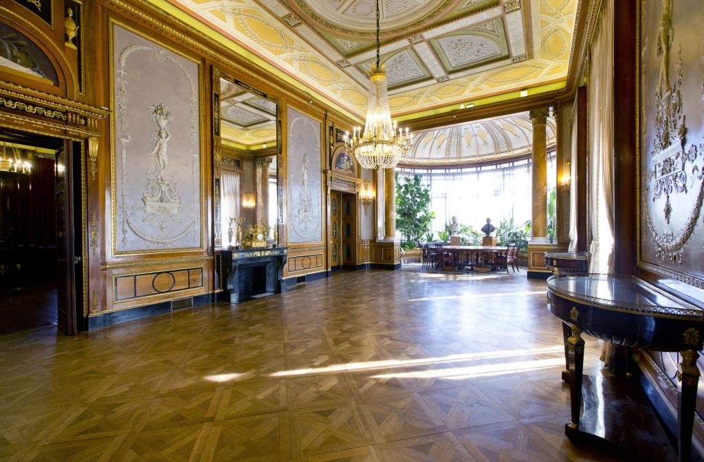 maison de villégiature (villa balnéaire) dite Villa Masséna, actuel musée sous le nom de Villa ou Palais Masséna