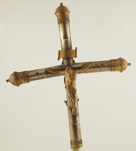 Croix de procession : Christ en croix, Vierge
