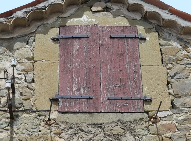 Pignon sud, troisième niveau. Fenêtre.