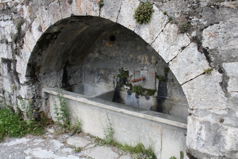 fontaine-lavoir