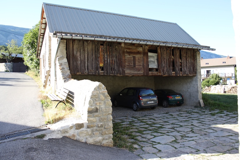 remise agricole : remise d'aire à fouler