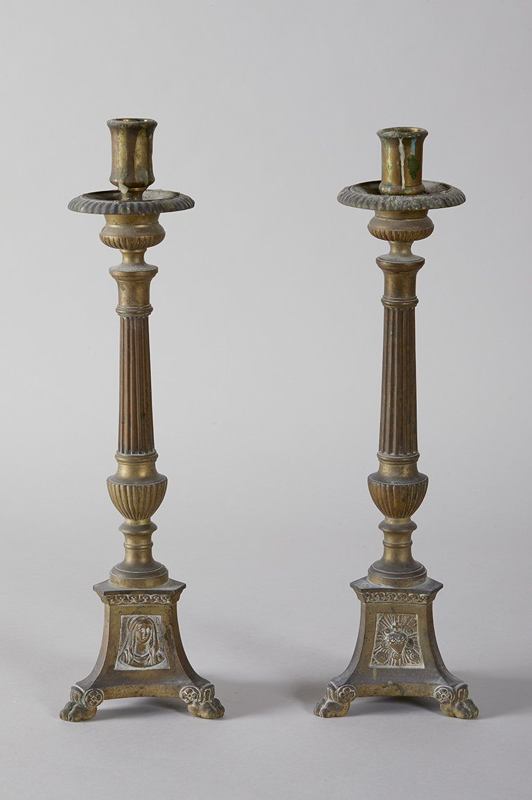 Série de sept chandeliers d'autel
