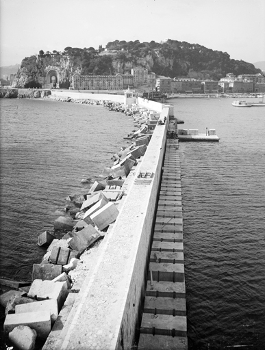 digue du port de Nice