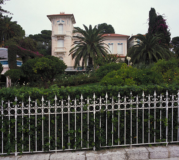 Saint-Jean-Cap-Ferrat. Villa bourgeoise (villa Mona).