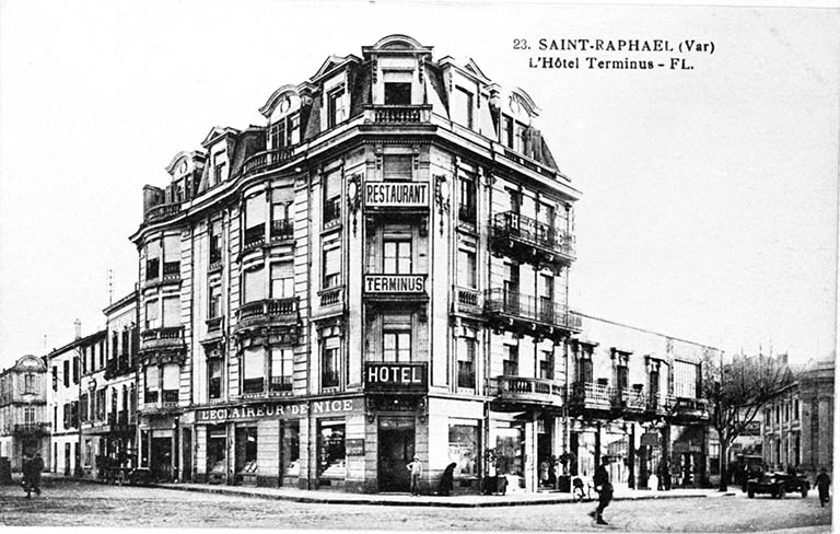 hôtel de voyageurs dit Hôtel des Négociants, puis Hôtel Terminus, actuellement Hôtel d'Europe et de la Gare