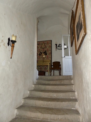 Escalier est. Premier étage, première volée. Vue de volume prise de l'ouest.