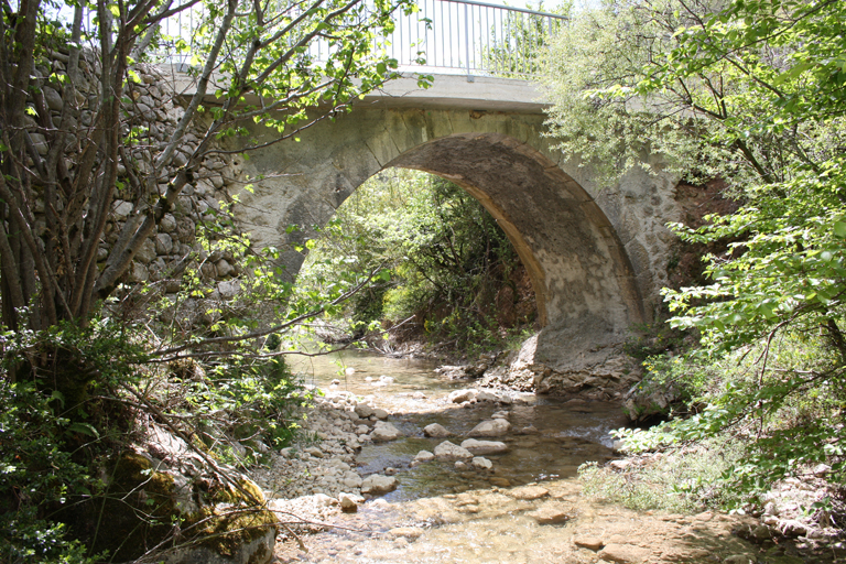 pont sur le Bau