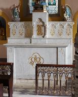 Ensemble de l'autel secondaire de la Vierge : autel-tombeau, deux gradins d'autel, tabernacle