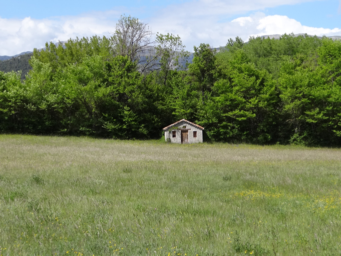 Entrepôt agricole isolé au quartier des Ferralhs. (1985 Y1 12)