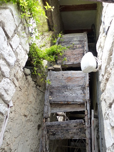 Etage de soubassement, chambre de la roue hydraulique verticale. Vue de volume prise du sud. 