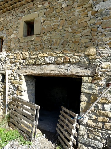 Porte de remise-étable, ferme dite Champ Pauvre.