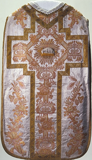 chasuble, voile de calice, étole, manipule, bourse de corporal (ornement blanc) (No 2)