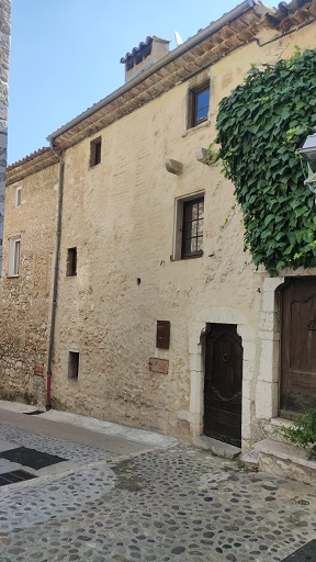 Maison, puis entrepôt agricole, actuellement maison