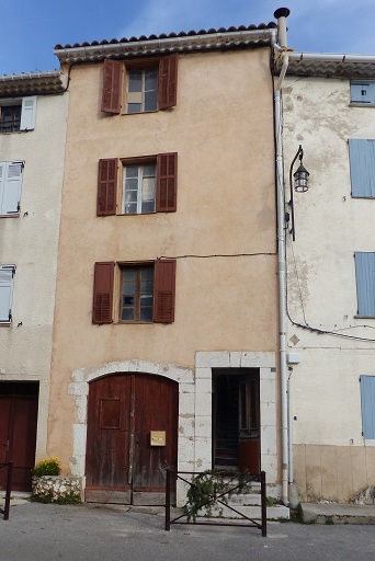 Maison (2023 B 486). Elévation à quatre niveaux. 