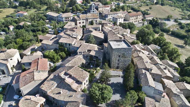 Vue aérienne de situation, prise du sud.