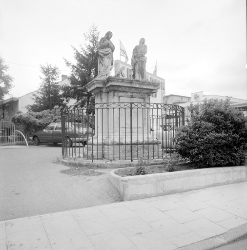 croix monumentale : croix de mission