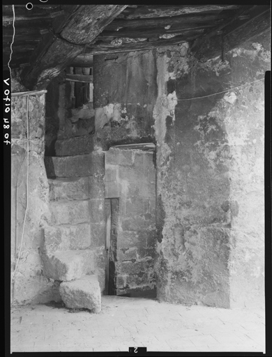 Escalier de la terrasse couvrant la cage de l'escalier principal.