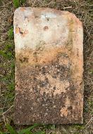 La tuile plate artisanale en terre cuite : un marqueur ancien de la mise en oeuvre du couvert sur la commune. Avers.