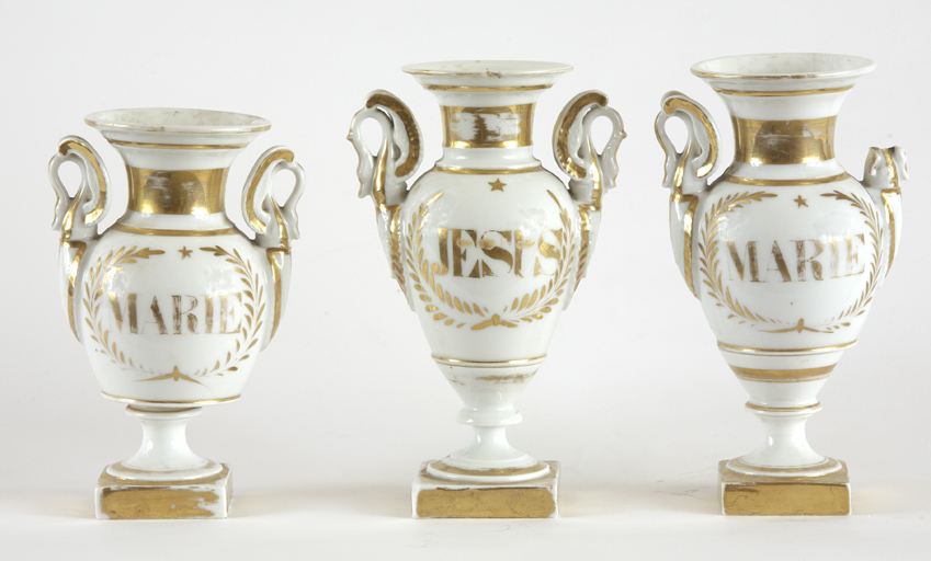 ensemble de 3 vases d'autel