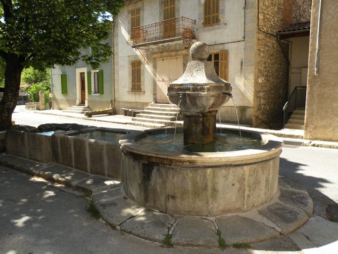 fontaine-lavoir