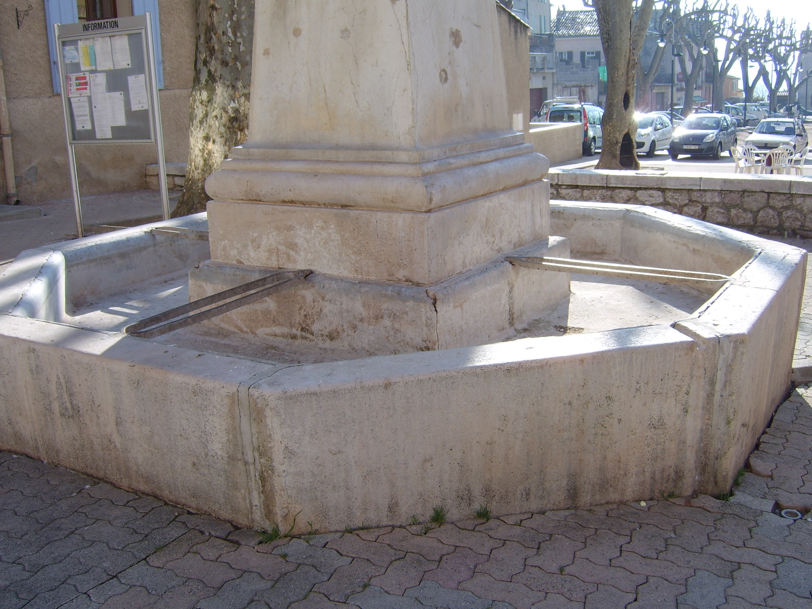 fontaine dite grande fontaine